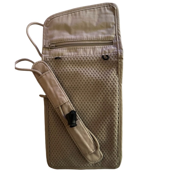 VICTORINOX Deluxe Multi-Pocket Concealed Neck Pouch 5.5”x 8” Khaki - Picture 3 of 9